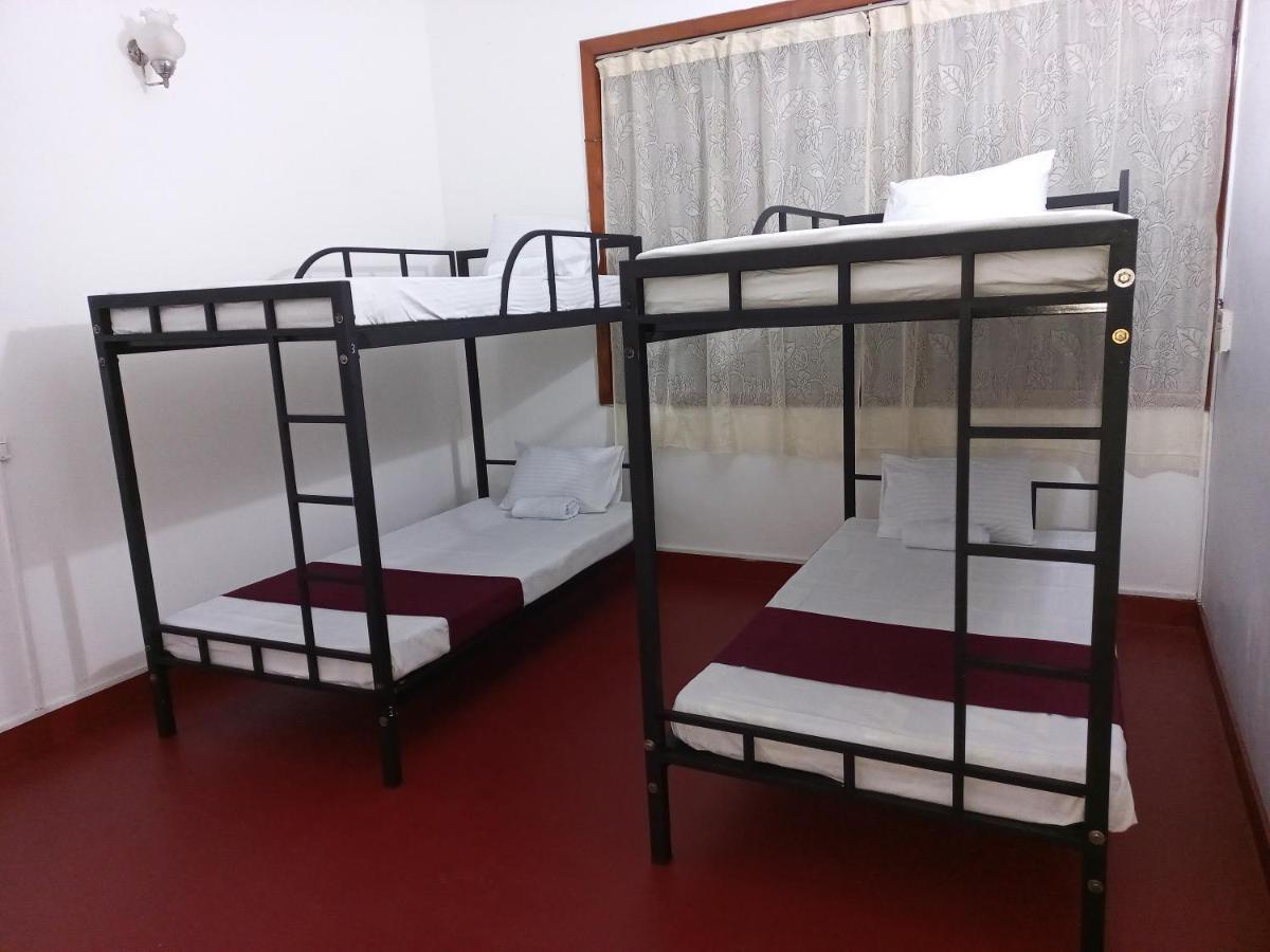 Lazy Bear Best Hostel In Kandy Extérieur photo