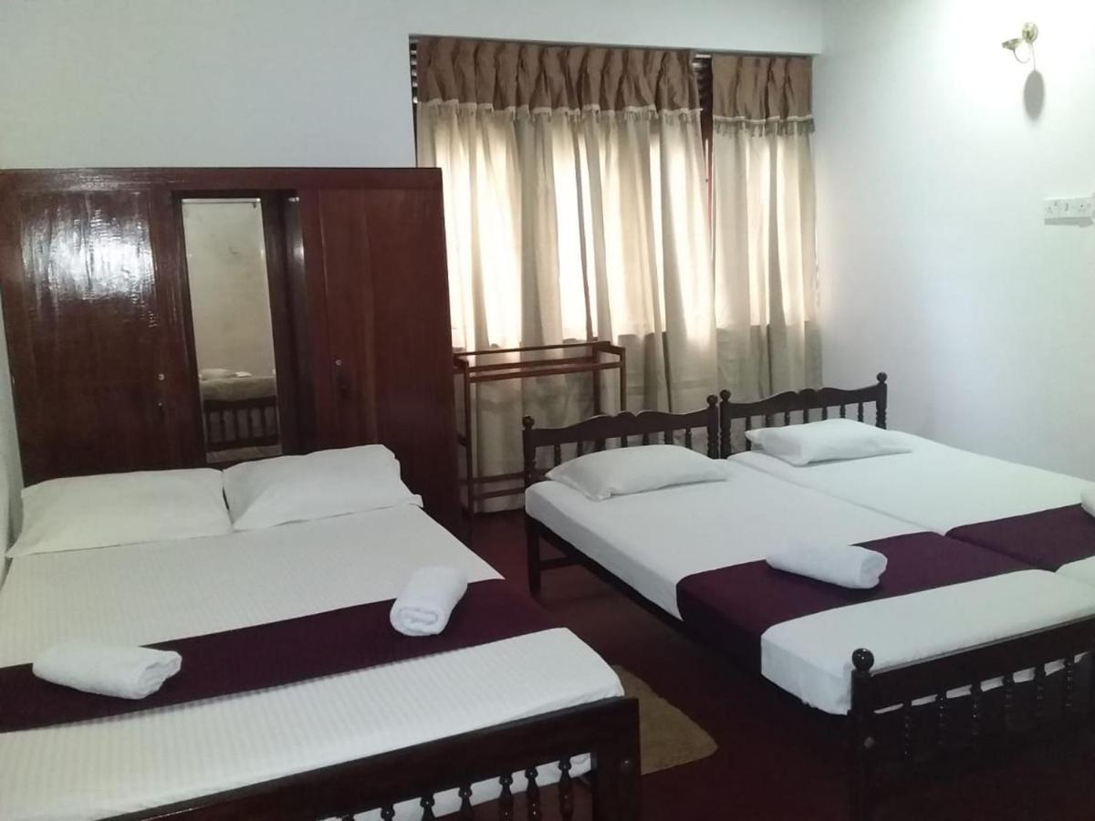 Lazy Bear Best Hostel In Kandy Extérieur photo