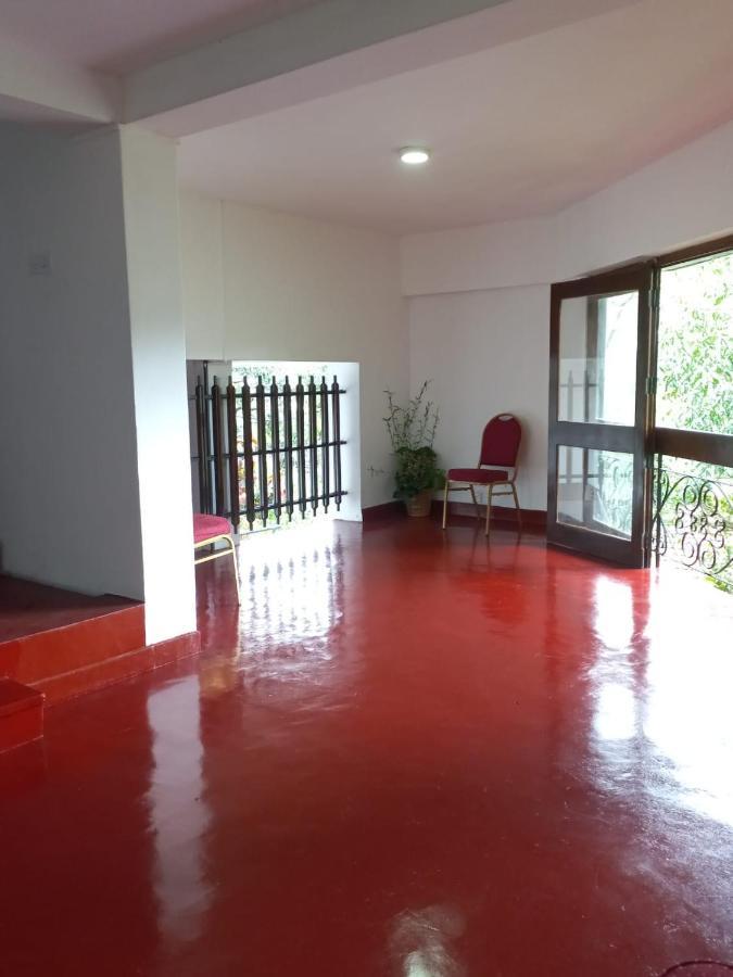 Lazy Bear Best Hostel In Kandy Extérieur photo